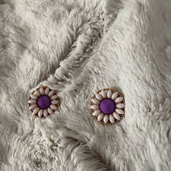 Floral earrings - Picture 3 of 3